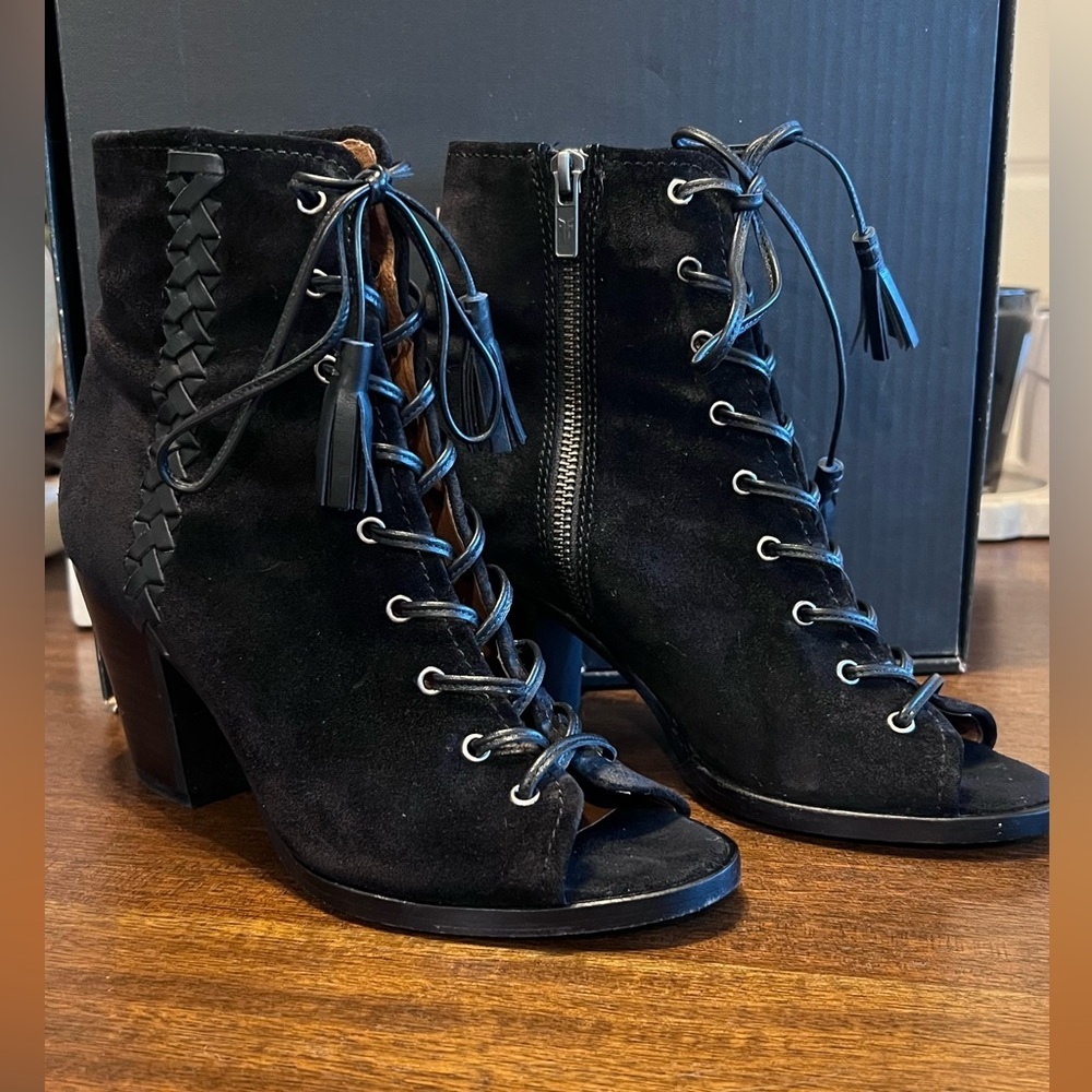 EUC FRYE Black Dani Whipstitch Suede Leather Peep Toe Chunky Heel Booties US 7.5 - Picture 3 of 13